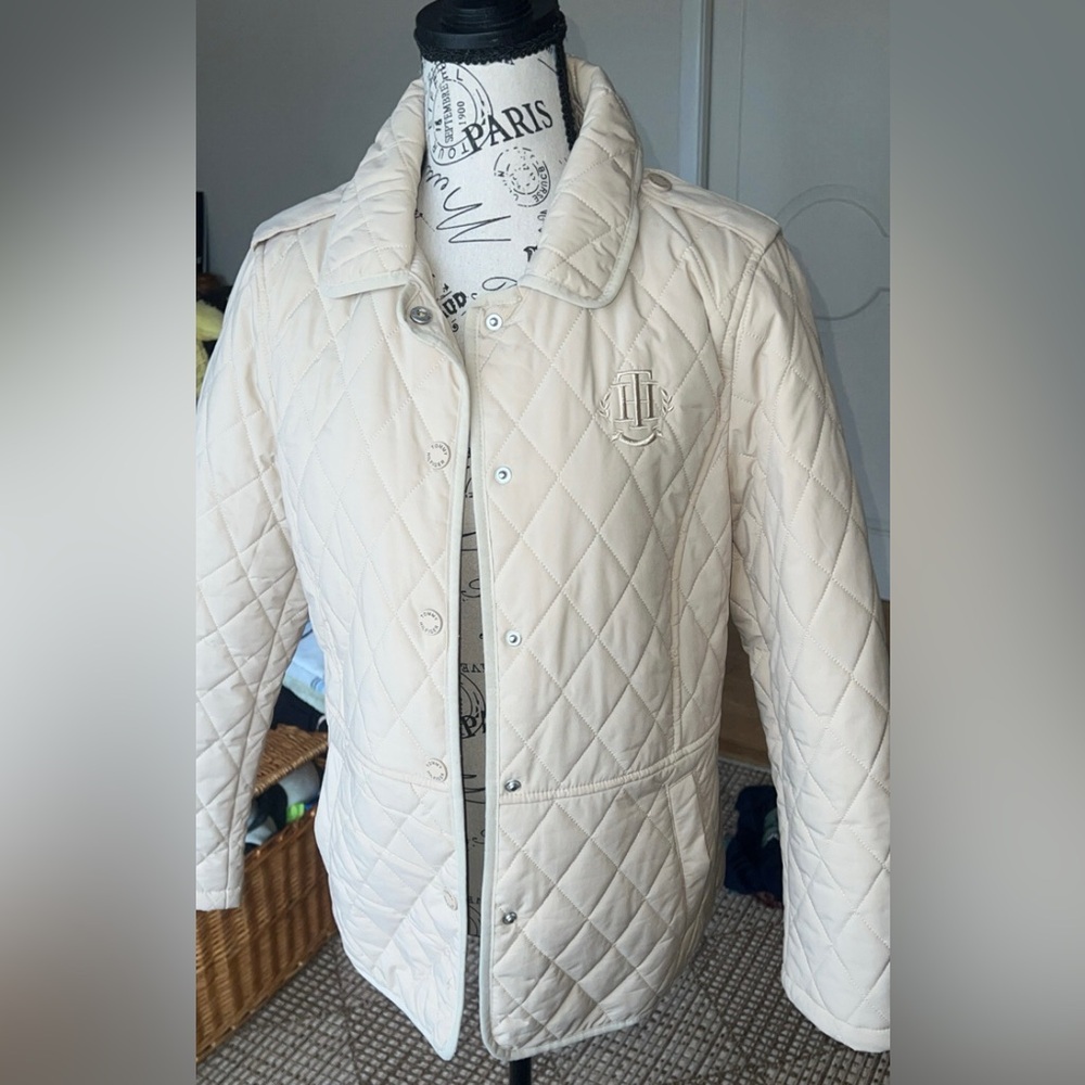 Tommy Hilfiger Beige Quilted Women's Puffer Jacket - Picture 4 of 4